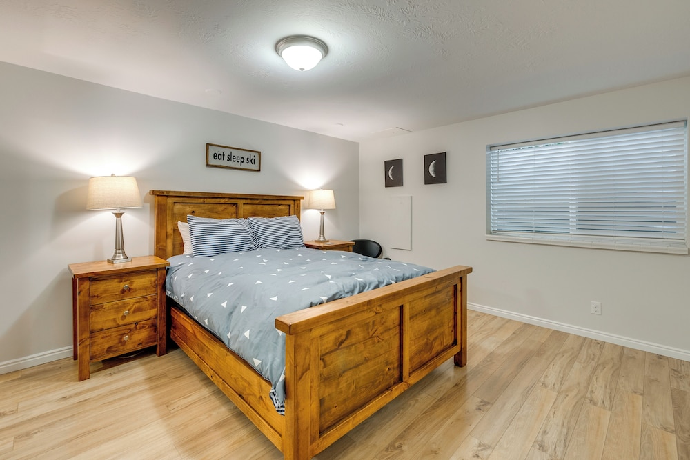 Updated Home with Mtn Views 8 Mi to Snowbird Resort - photo 11