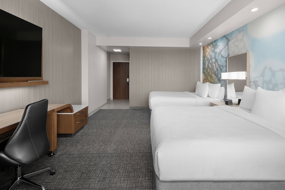 Courtyard by Marriott Clearwater Beach - photo 8