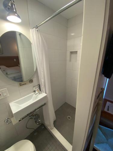 The Clarendon House - photo 40