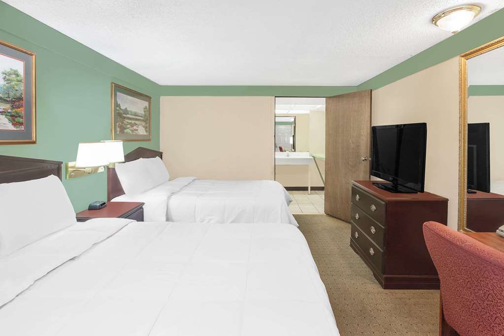 Knights Inn Battle Creek - photo 12