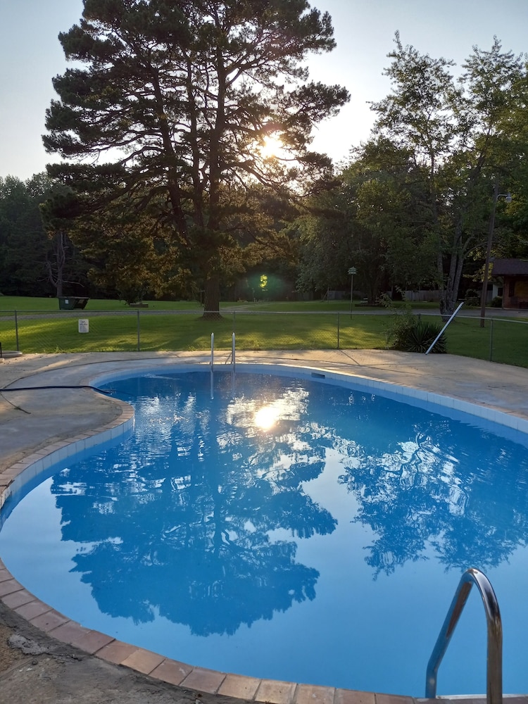 Cedar Falls Motel - photo 20