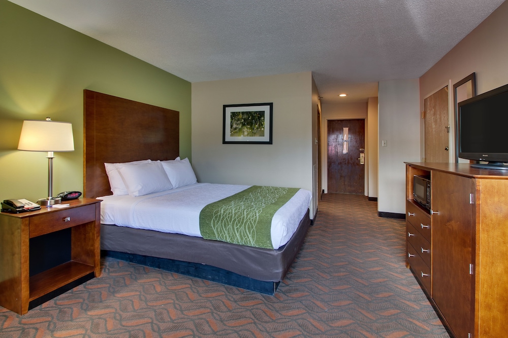 Greenfield Inn and Suites Elizabethtown KY I65 Exit 94 - photo 23
