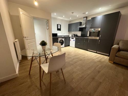Luxury Modern Apartment Flat London — 4-Star Luxury Hotel in Rainham, United Kingdom