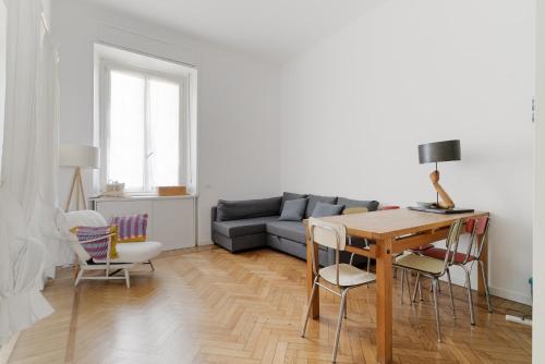 GuestHost Ghisolfa Bright Apartment Milano — 4-Star Luxury Hotel in Milan, Italy