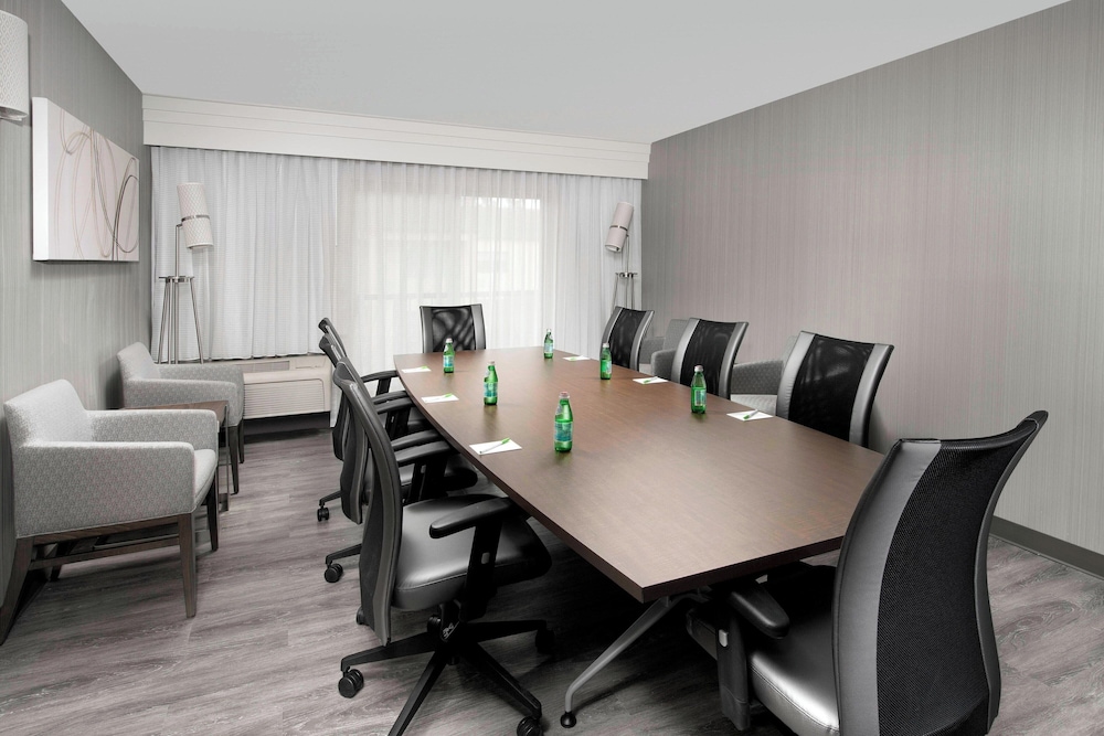 Courtyard By Marriott Portland Hillsboro - photo 8