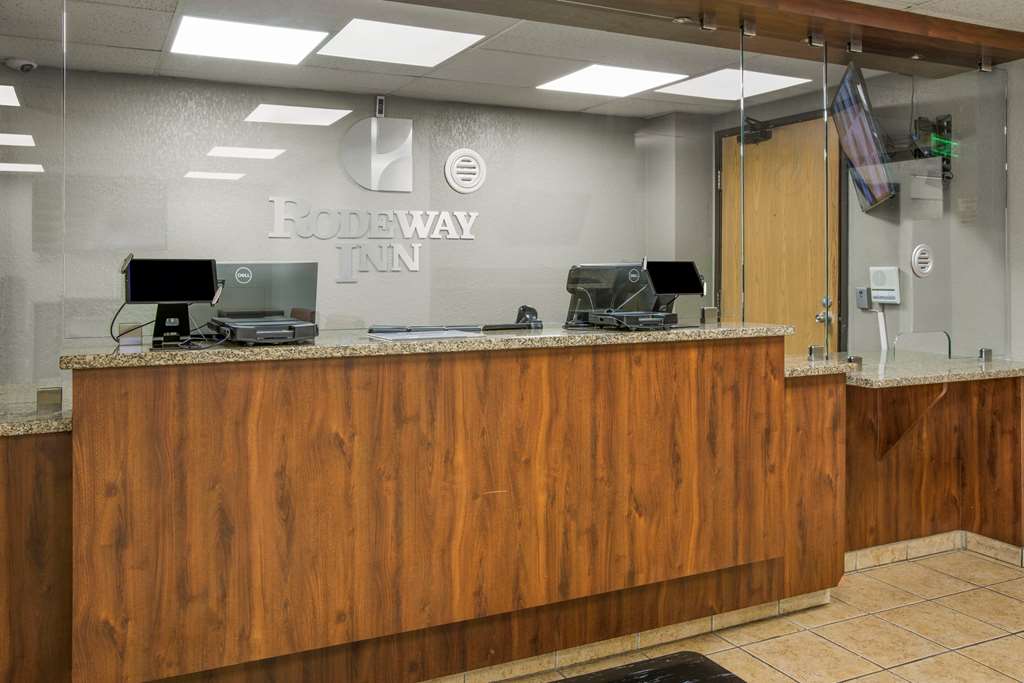 Rodeway Inn & Suites Grand Rapids Southeast - photo 6