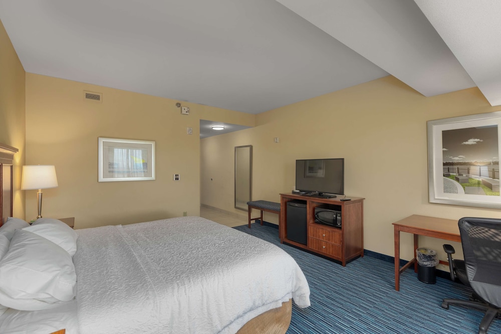 Hampton Inn & Suites Downtown Owensboro Waterfront - photo 7
