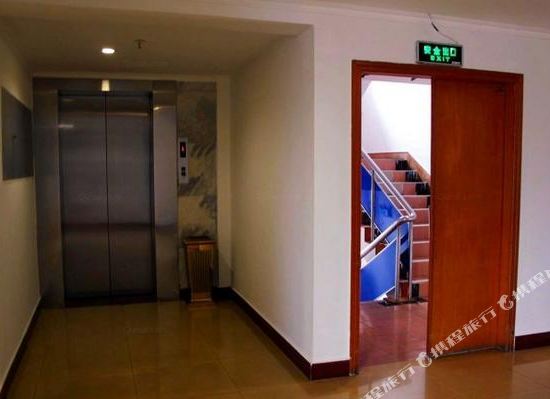 Dongyou Hotel - last minute hotel in Haikou