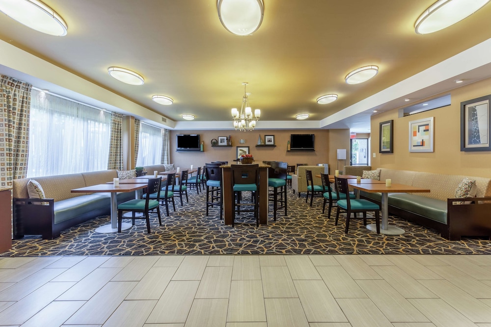 Hampton Inn Biloxi Ocean Springs - photo 16