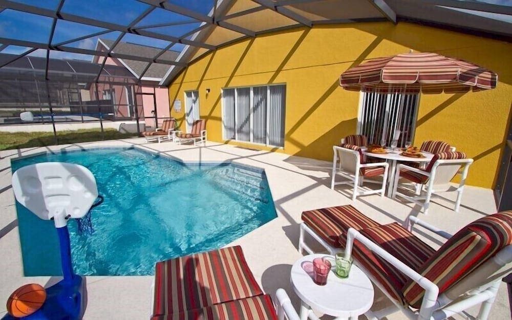 Vizcay Villa Three Bedroom Home — 4-Star Luxury Hotel in Davenport, United States