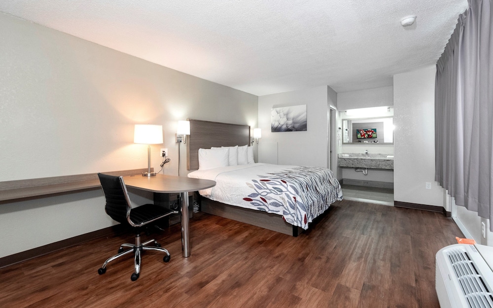 Red Roof Inn Petersburg Fort Lee - photo 11