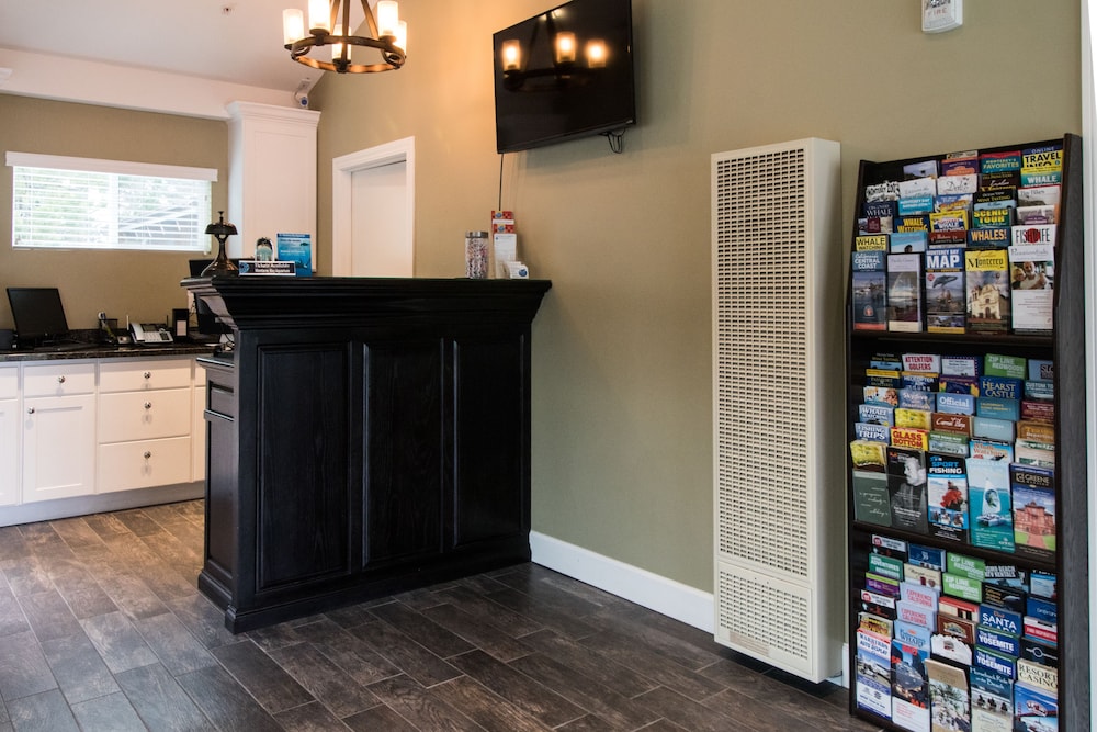 Monterey Peninsula Inn - photo 3