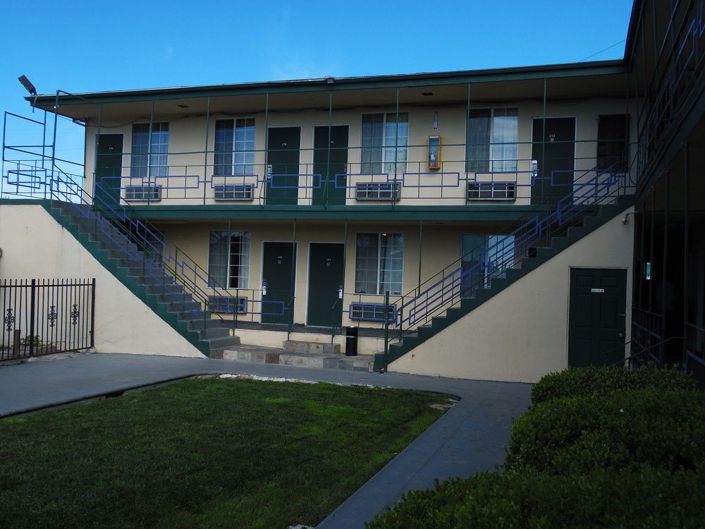 Ec Motel - photo 33