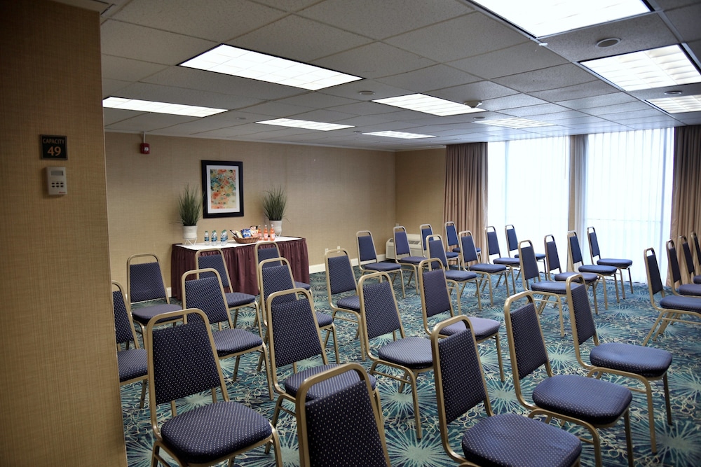Spark by Hilton Akron Fairlawn - photo 27