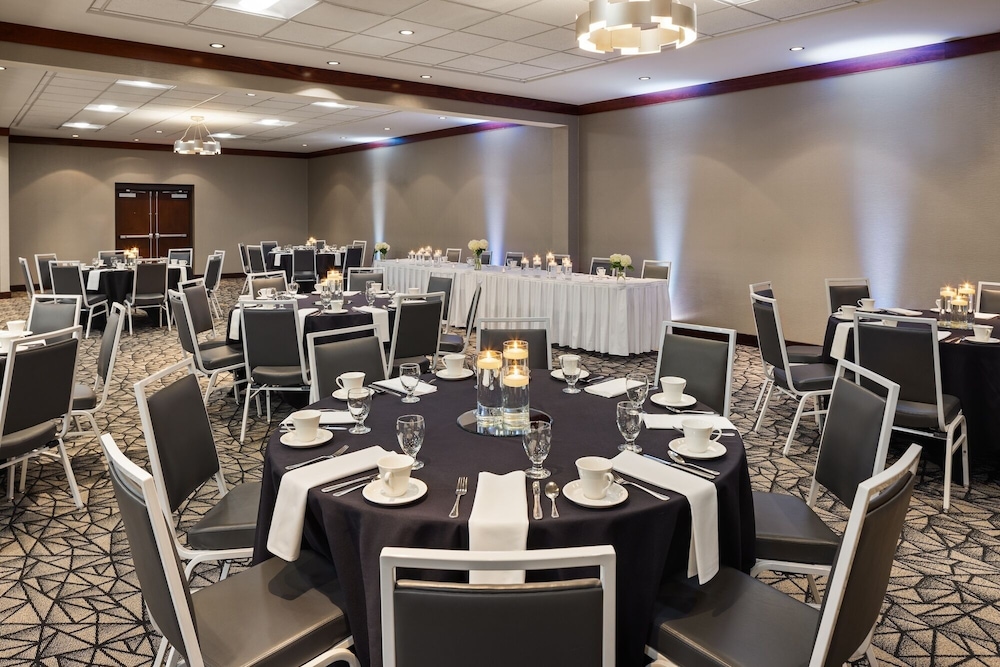 Delta Hotels by Marriott Milwaukee Northwest - photo 22