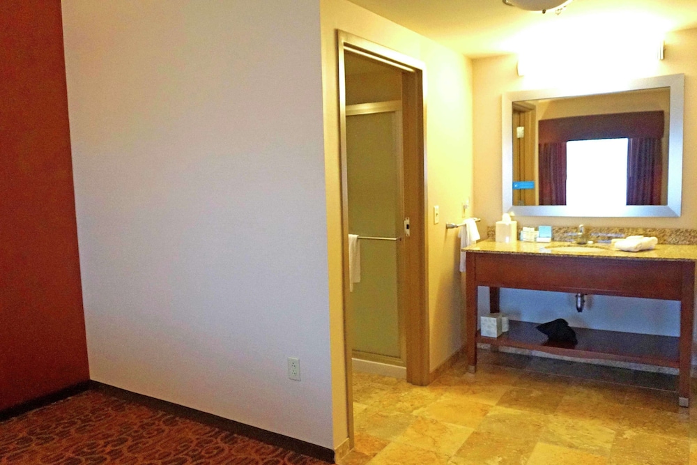 Hampton Inn Waynesburg - photo 31