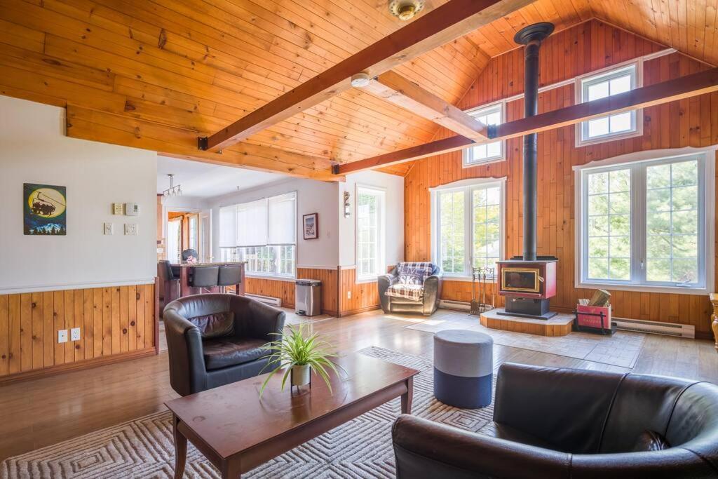 Le rocher St Adolphe - carbon neutral hotel in Saint-Adolphe-D'howard