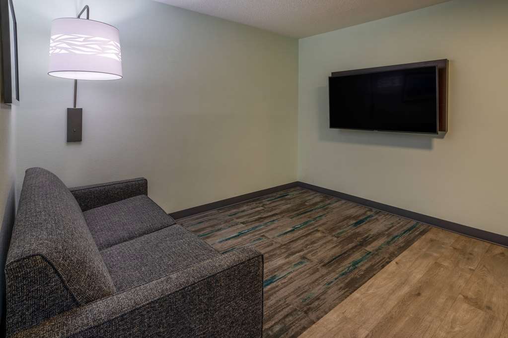 Wingate by Wyndham Waldorf Washington DC Area - photo 37