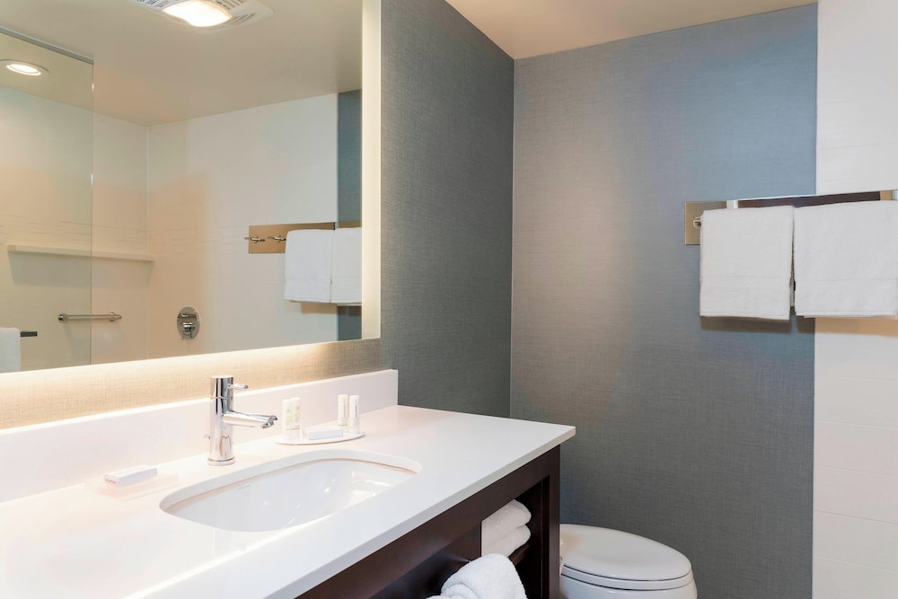 Residence Inn by Marriott Green Bay Downtown - photo 32