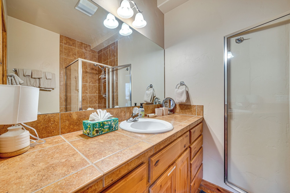6 Mi to Winter Park Resort Townhome with Hot Tub - photo 18