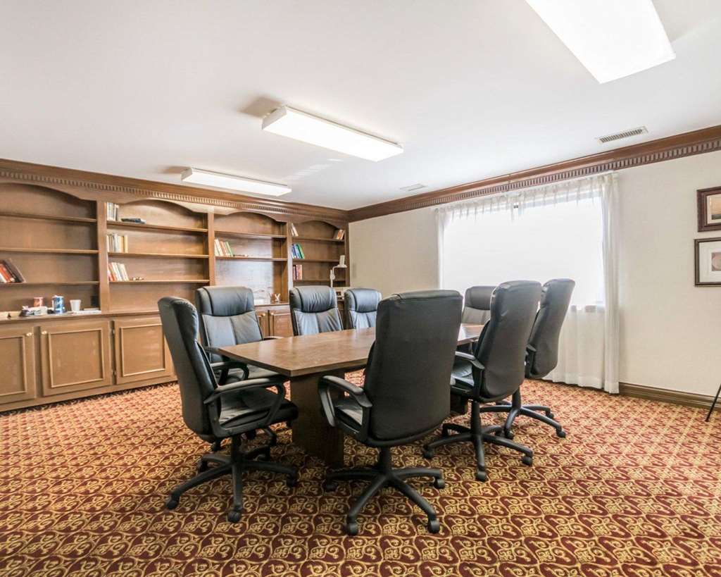 Quality Inn & Suites University Airport - photo 36