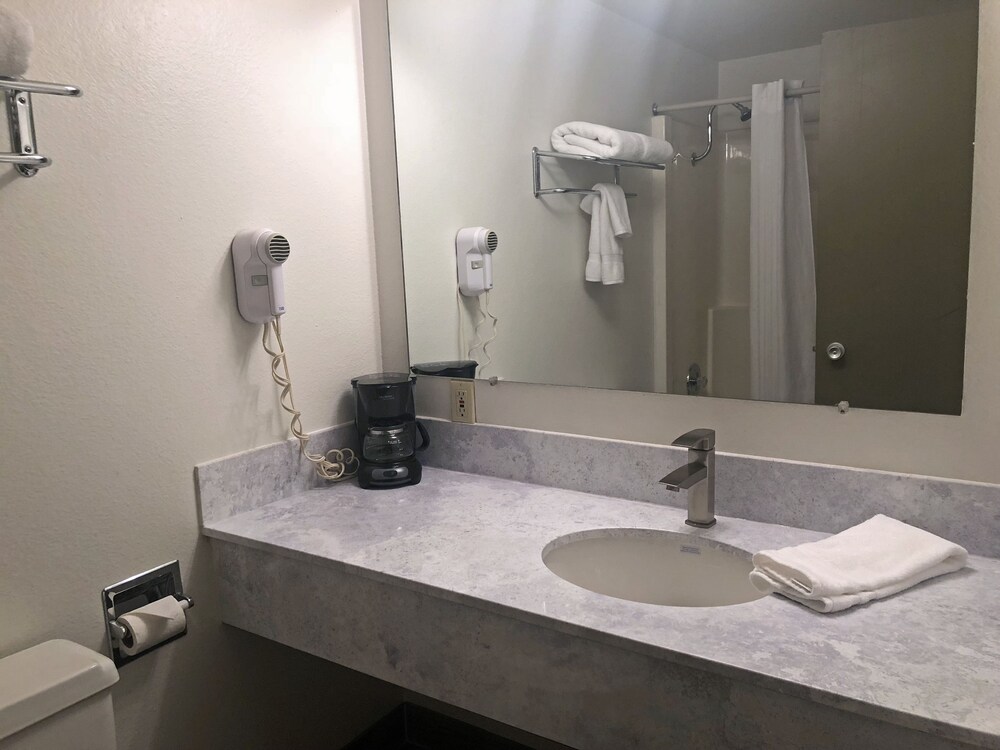 FairBridge Inn & Suites Lewiston - photo 23