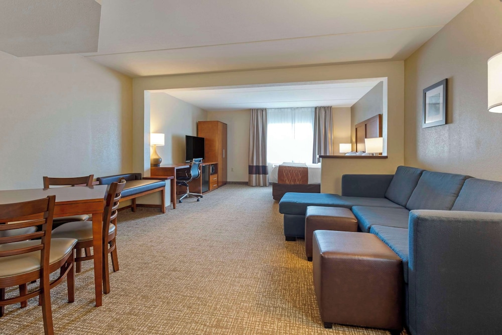 Comfort Inn & Suites Wilkes Barre Arena - photo 40