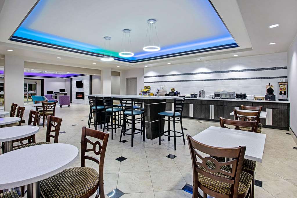 La Quinta Inn & Suites by Wyndham Fairfield TX - photo 54