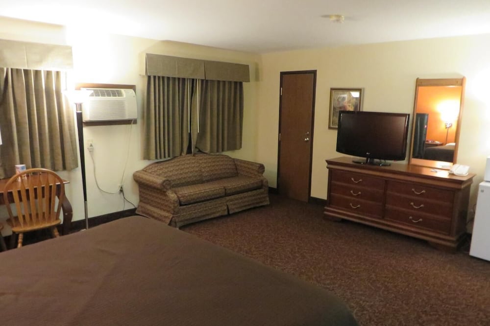 AmericInn by Wyndham Forest Lake - photo 13