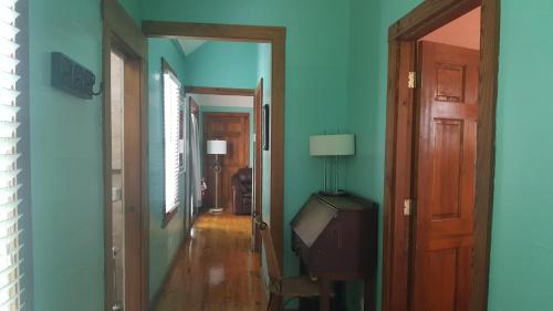 Courtney's Place Historic Cottages & Inns - photo 28
