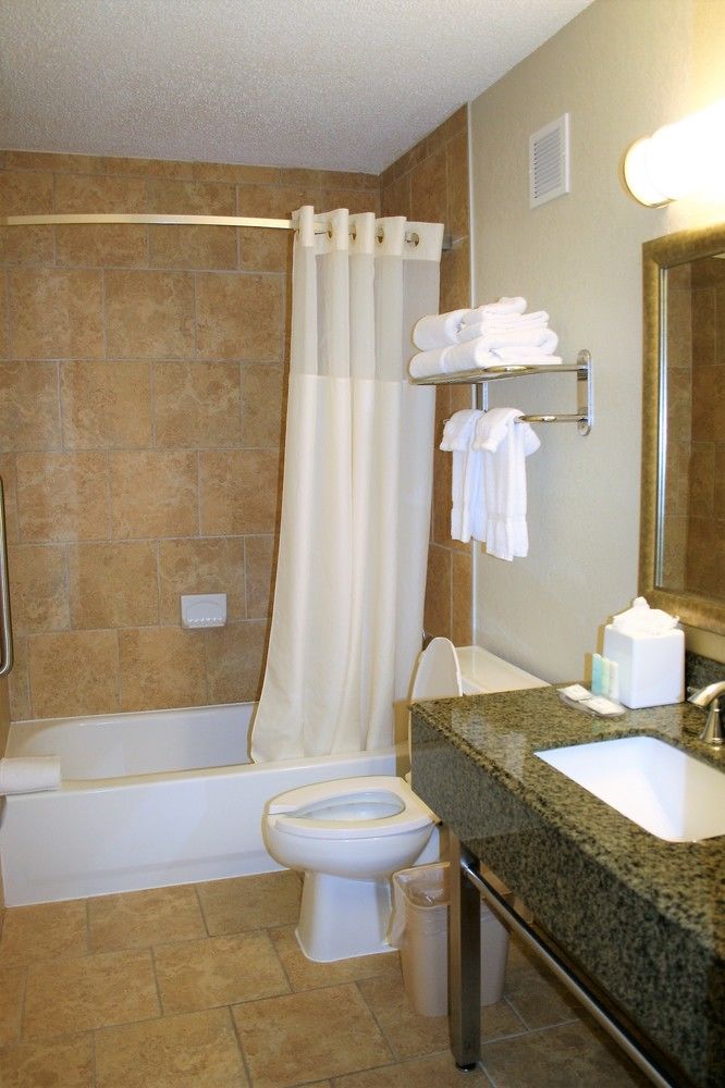 Clarion Inn & Suites Conference Center - photo 43