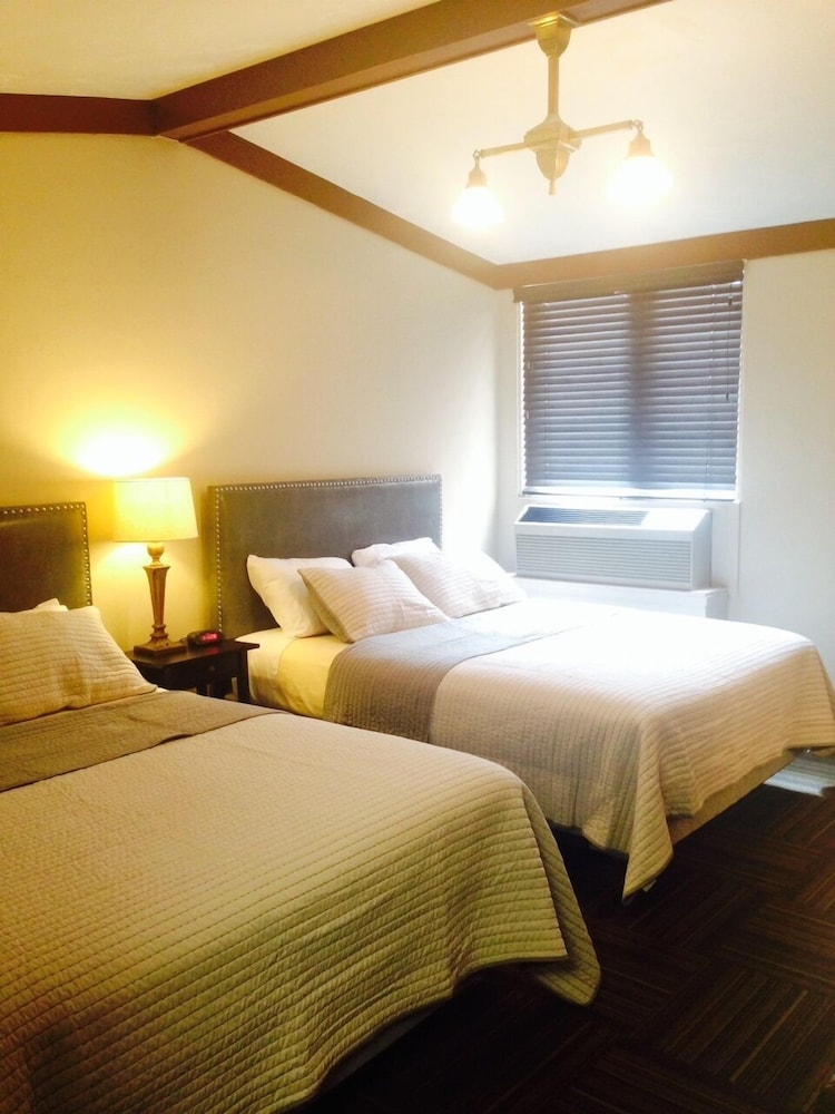 Hotel LaBonte - photo 6