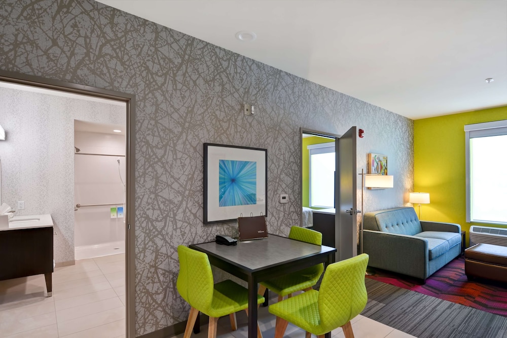 Home2 Suites by Hilton Hot Springs - photo 17