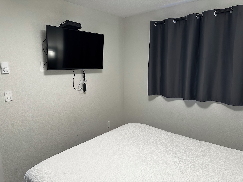 West Beach Suites - photo 26