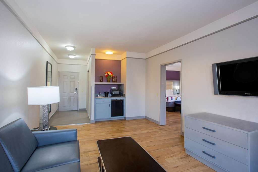 La Quinta Inn & Suites by Wyndham Mobile Daphne - photo 22
