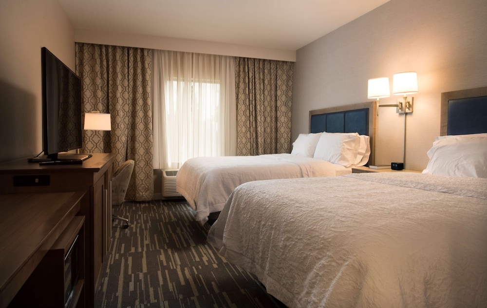 Hampton Inn & Suites Seattle Redmond - photo 10