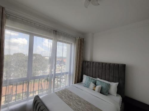 Charming Urban Retreat Apartment With Private Parking Fully Equipped Gym Children Playing Ground And Unbeatable City Views