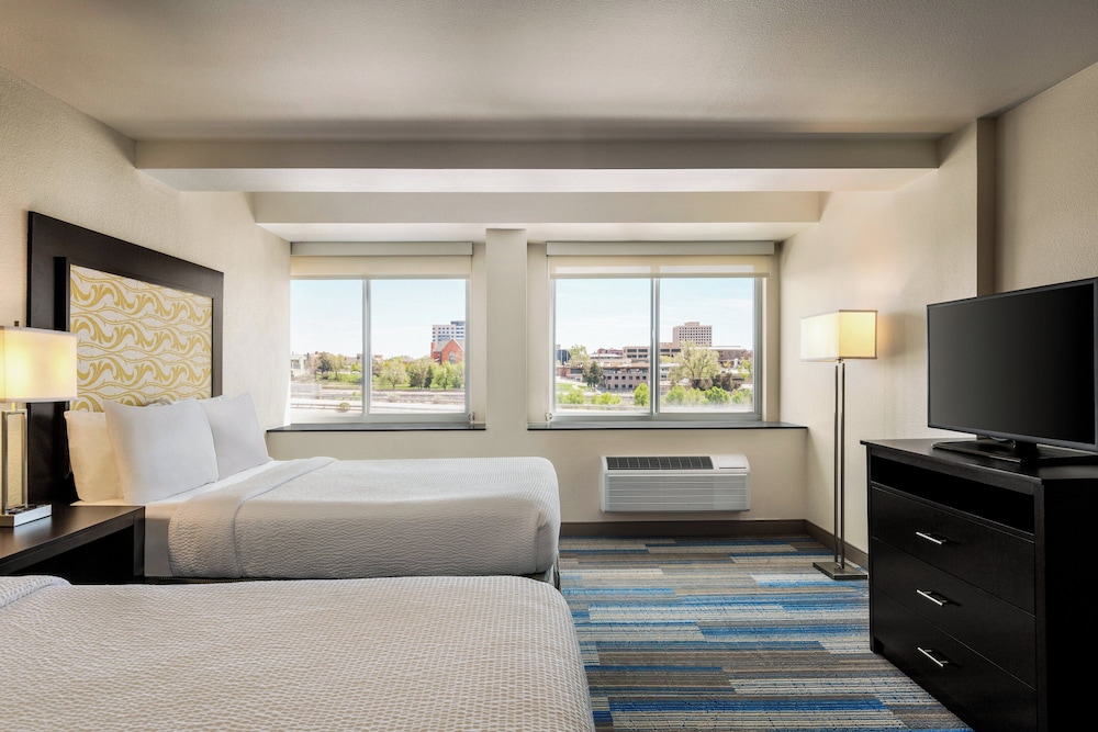 Holiday Inn Express & Suites Colorado Springs Central by IHG - photo 18