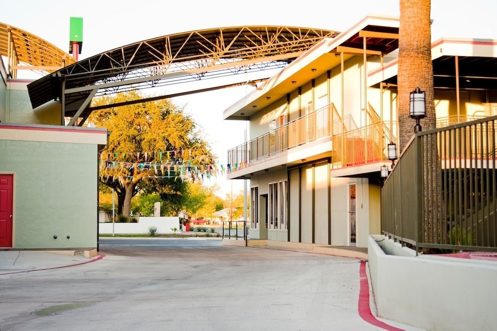 Whispering Palms Inn - photo 35