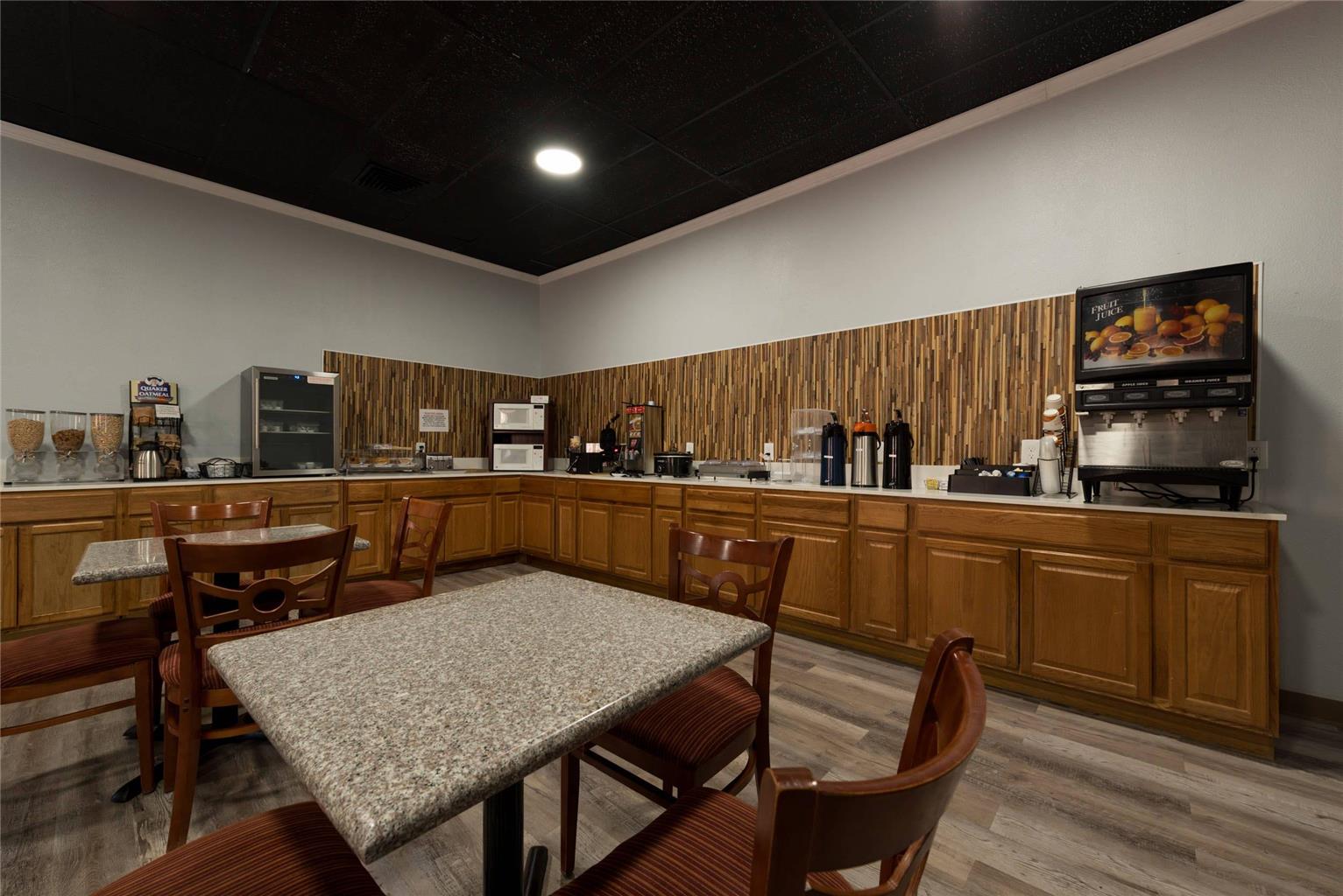 Quality Inn & Suites Manitou Springs at Pikes Peak - photo 43