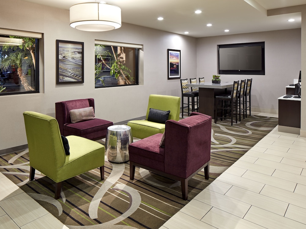 Mission View Inn & Suites San Diego Sea World Zoo - photo 3