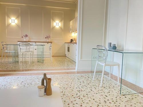 White Gem of Piraeus — 4-Star Luxury Hotel in Piraeus, Greece