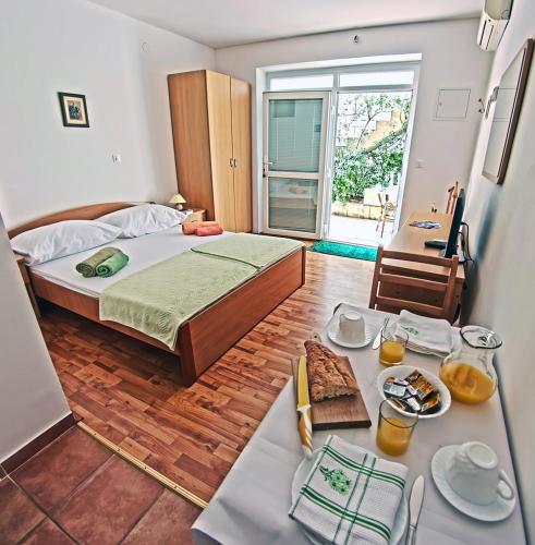 Lora studio sea & OldTown view with parking