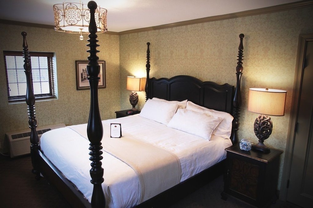 The Beaumont Inn - photo 10
