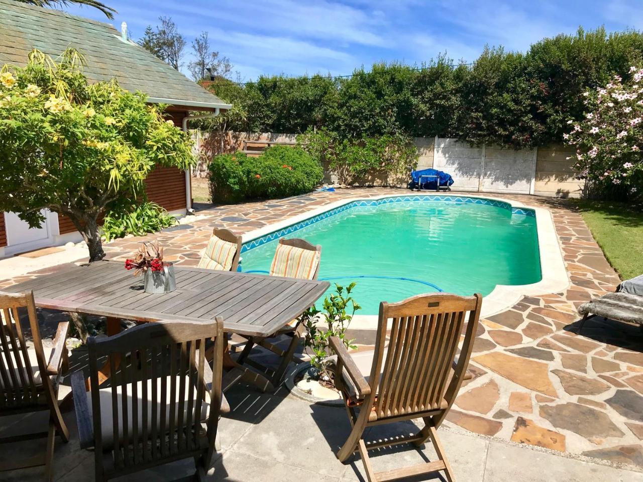African Holiday Home in Table View