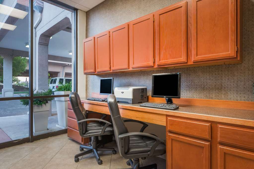 Wyndham Garden Wichita Downtown - photo 26