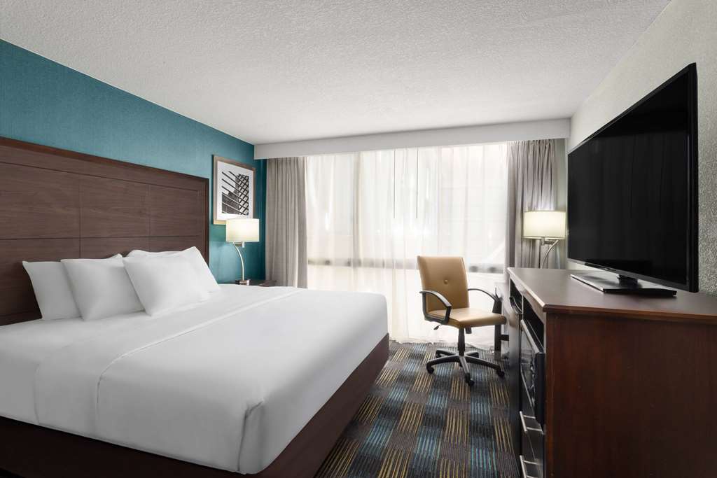SureStay Plus Hotel by Best Western Kansas City Northeast - photo 21