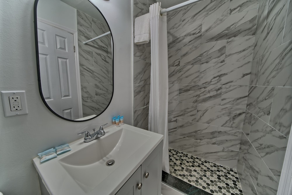 Aqua View Motel - photo 41