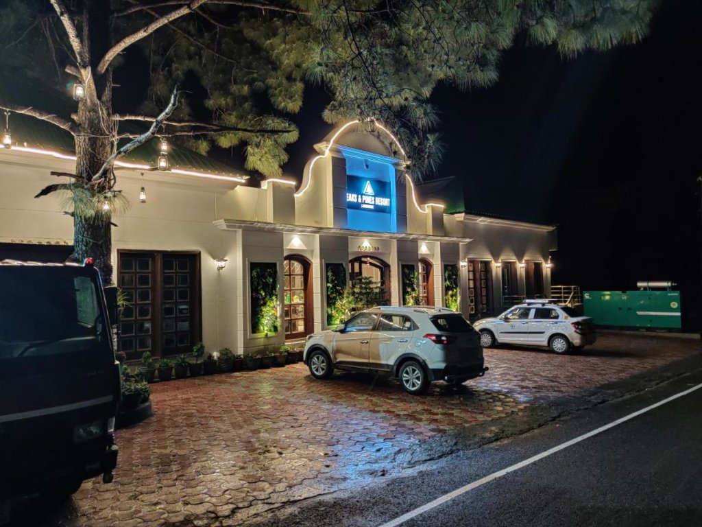 Peaks And Pines Resort — Lansdowne