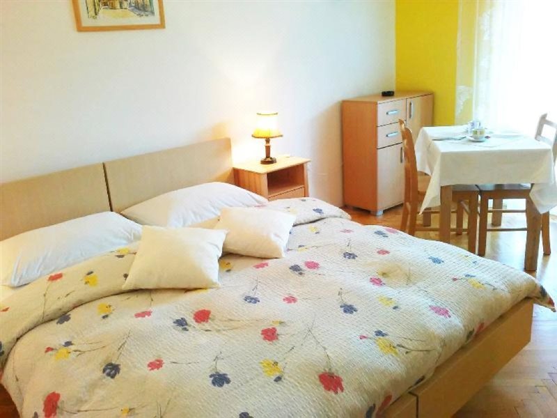 Bilicic Apartmani — Jelsa — photo 3
